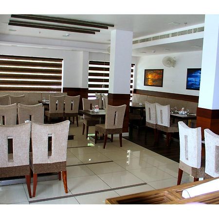 Hotel Aswathy Kodungallūr Exterior foto